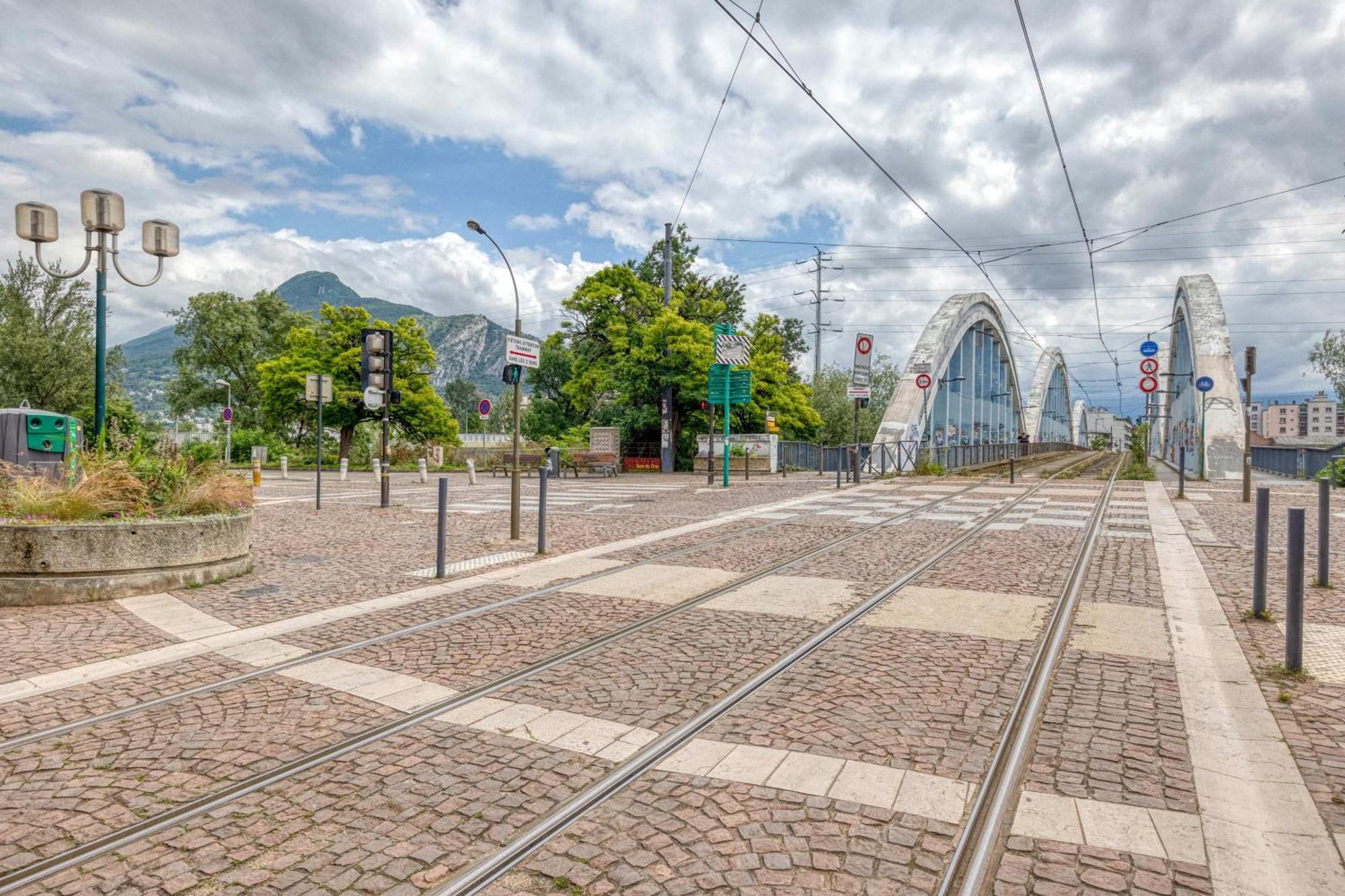 La Residentiel - Cea - Stmicro - Gare Apartment Fontaine  Екстериор снимка